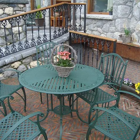 Hotel Rural La Llosa De Samano-2